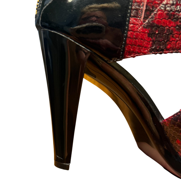 MICHAEL KORS Berkley Womens 9.5 Red Black Snakeskin Texture Heel Sandal Open Toe - Picture 10 of 13